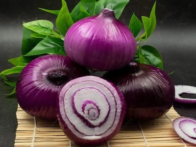 pngtree-a-pile-of-onion-hd-photo